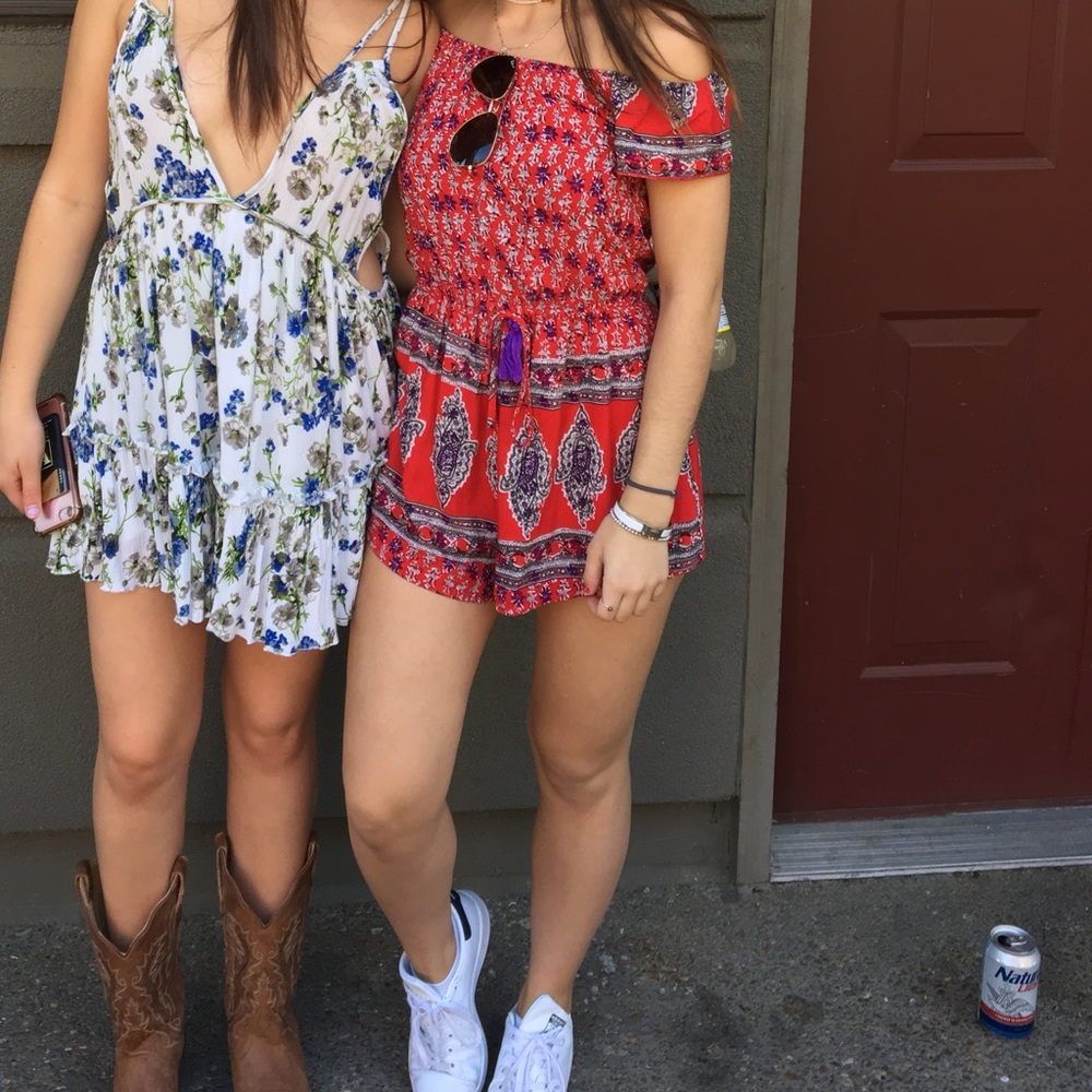 Reverse Size Xs Patterned Double Lined Romper - image 2